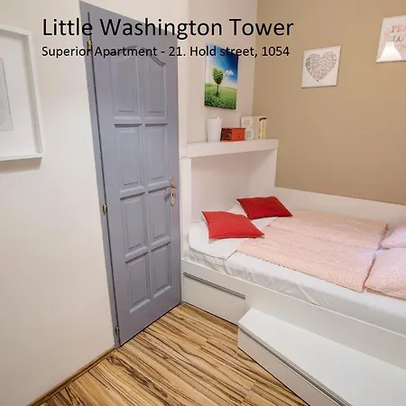 Little Americas Courts Будапешт