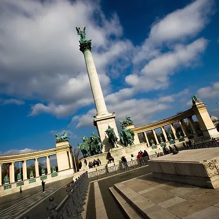 Little Americas Courts * Budapest