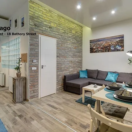 Little Americas Courts Apartment