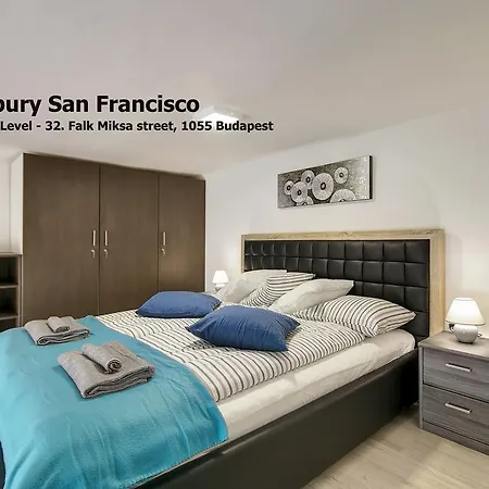 Little Americas Courts Apartment