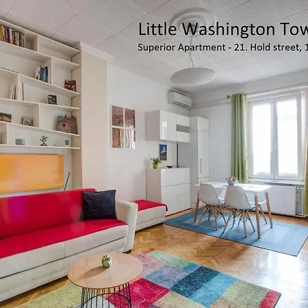 Little Americas Courts Apartment