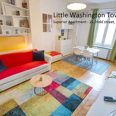 Little Americas Courts Budapest